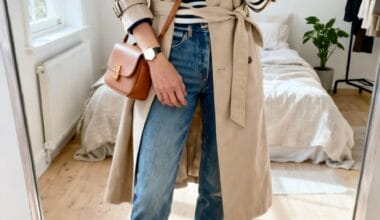 Light Trench With Breton Stripes